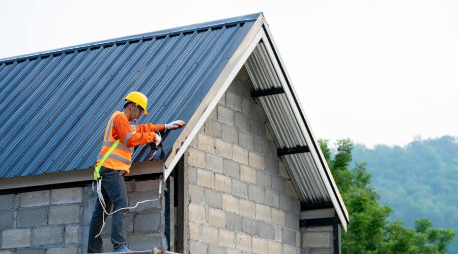 Professional gutter cleaning in Hale, MI